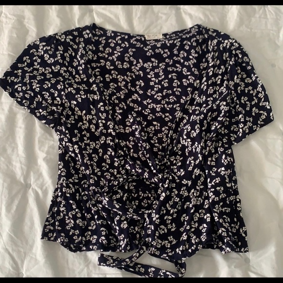 Brandy Melville Tie Top - Picture 2 of 3